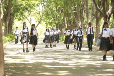 Hintli öğrenciler okulda Hyderabad Hindistan 16 Haziran 2023