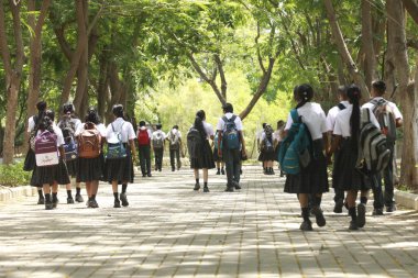 Hintli öğrenciler okulda Hyderabad Hindistan 16 Haziran 2023