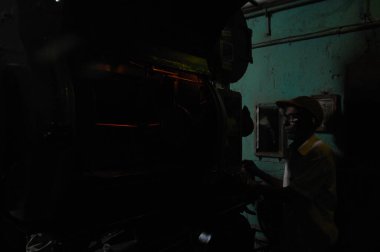 Erkek Operatör Film Projektörü 25 Ağustos 2023