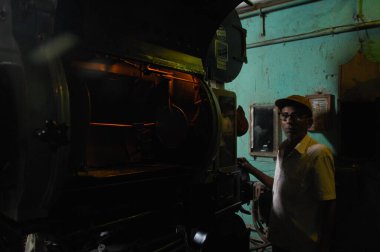 Erkek Operatör Film Projektörü 25 Ağustos 2023