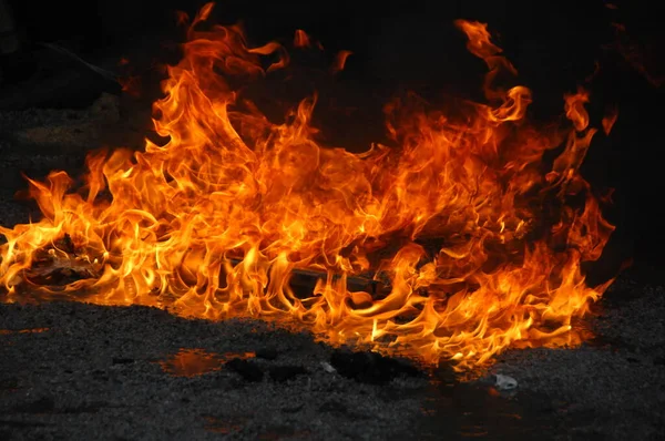 Požární Plamen Izolované Černém Pozadí — Stock fotografie