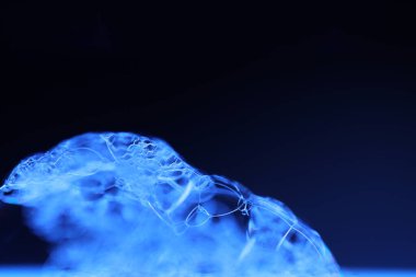 su kabarcıkları mavi hava