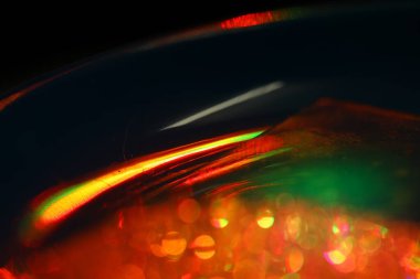 Renkli suda hava kabarcıkları