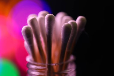 Kulak Kanalı Temizleme İçin Beyaz Tomurcuk Yığını