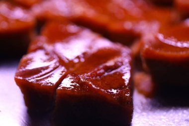 Geleneksel baston şeker küpü.