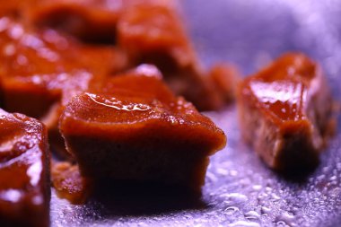 Geleneksel baston şeker küpü.