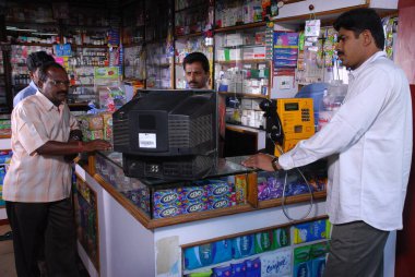 Shop Hyderabad Hindistan 'daki fakir insanlar 25 Kasım 2023