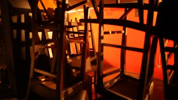 Restoran Deposundaki Sandalyeler — Stok video