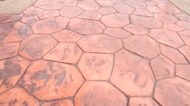 Arka bahçedeki fayanslar.