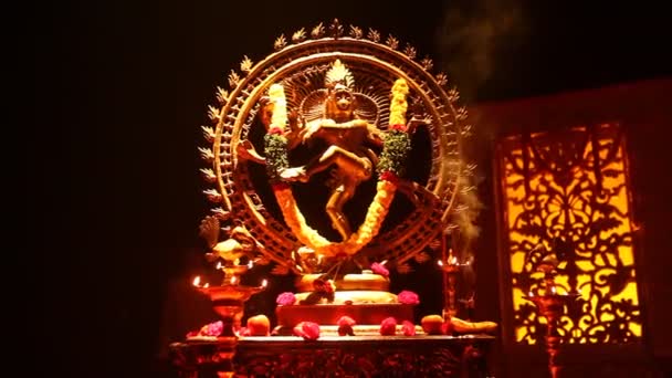 Ινδουιστικό Άγαλμα Του Θεού Στο Ναό Της Ινδίας — Αρχείο Βίντεο