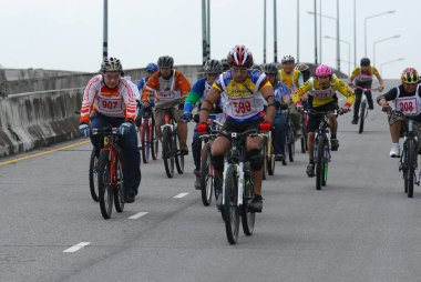 Erkek Bisiklet Yarışı 'ndaki Büyük Bisikletçi Grubu 5 Nisan 2024 Hindistan