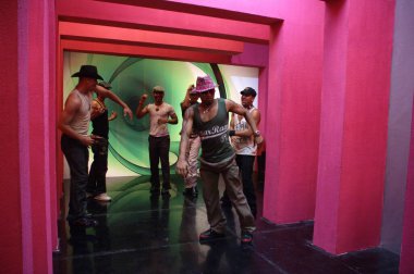 İnsanlar 5 Şubat 2024 Hyderabad Hindistan 'da eğleniyor.