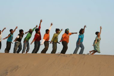 Hintli Dansçılar Hyderabad kılığında Hindistan 26 Şubat 2024