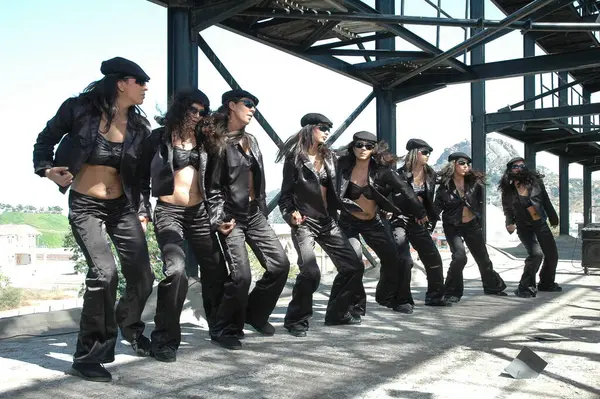 Hintli Dansçılar Hyderabad kılığında 6 Nisan 2024