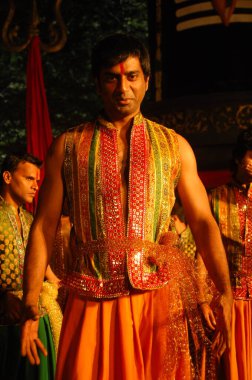 Hintli Dansçılar Hyderabad kılığında Hindistan 26 Şubat 2024