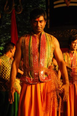 Hintli Dansçılar Hyderabad kılığında Hindistan 26 Şubat 2024