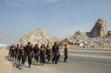 Hintli Dansçılar Hyderabad kılığında Hindistan 26 Şubat 2024