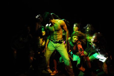 25 Şubat 2024 Hyderabad Hindistan Barındaki İnsanların silueti