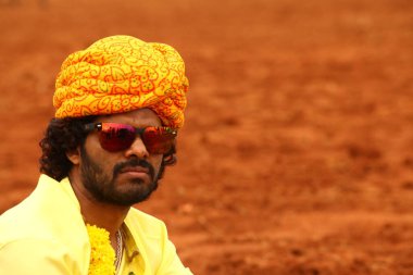 Hintli Erkek Dansçı Hyderabad kılığında Hindistan 26 Şubat 2024