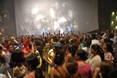 Hyderabad 'ın 19 Şubat 2024' te Hindistan 'da eğlenen insanlar