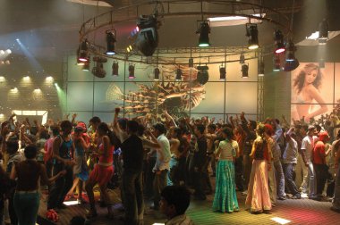 Hyderabad 'ın 19 Şubat 2024' te Hindistan 'da eğlenen insanlar