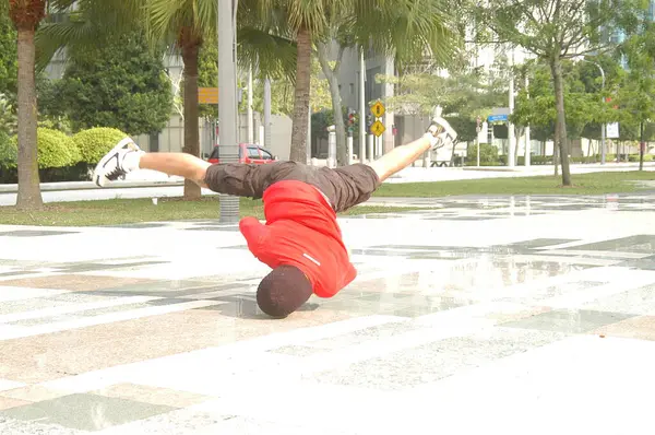 Genç Erkek Sporcu Parkour Tricks Hyderabad Hindistan 25 Şubat 2024