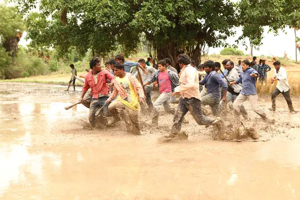 Hyderabad 'daki film dövüşçüleri Hindistan 25 Şubat 2024