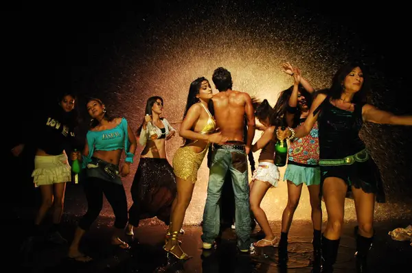 Hyderabad Bar 'daki dansçılar. 6 Şubat 2024.