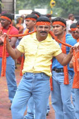 Hintli Erkek Dansçı Hyderabad kılığında Hindistan 6 Şubat 2024