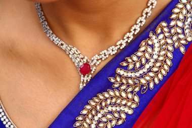 Hint Kadın Model Mücevherleri