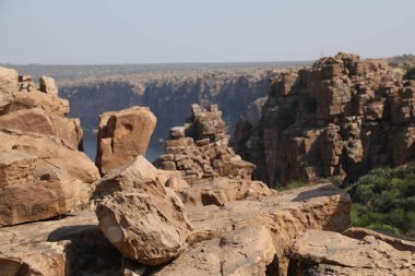 Hindistan kırsal kesimindeki Rock Hill.