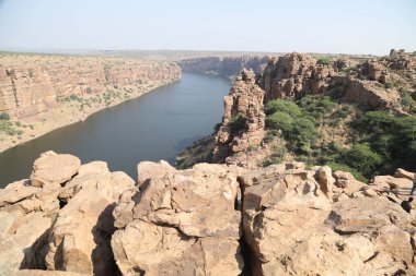 Hindistan kırsal kesimindeki Rock Hill.