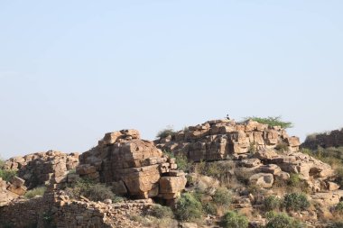 Hindistan kırsal kesimindeki Rock Hill.