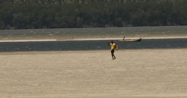 内罗毕海滩渔民2024年3月5日 — 图库视频影像