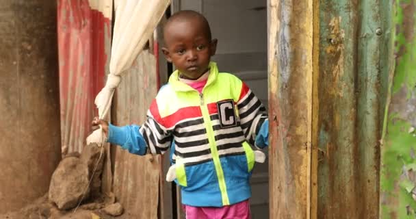 Afrikanskt Svart Barn Hemma Nairobi Kenya Afrika Mars 2024 — Stockvideo