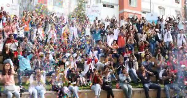 Индийские Студенты Машут Руками Открытом Воздухе Аудитория Марта 2024 Хайдарабад — стоковое видео