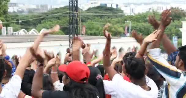 Indian Students Waving Hands Open Air Auditorium 10Th March 2024 — Stock Video