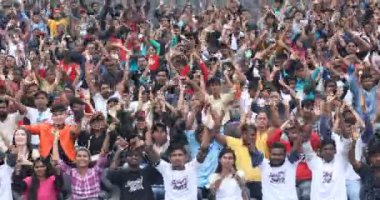 Hintli Öğrenciler 10 Mart 2024 Hyderabad Hindistan Açık Hava Salonunda El Sallıyor