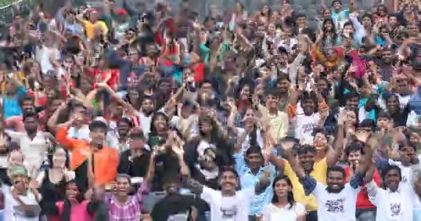 Indiase Studenten Zwaaien Handen Open Lucht Auditorium Maart 2024 Hyderabad — Stockvideo