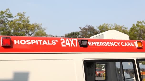 Ambulance Nemocnici Exteriér Hyderabad Indie Března 2024 — Stock video