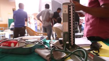 Masadaki kalp basıncı Sphygmomanometre