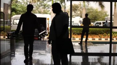 Hyderabad Hastanesi 'ndeki İnsanların Silueti 5 Mart 2024