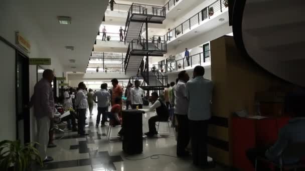 Silhouette Des Personnes Hospitalisées Hyderabad Inde Mars 2024 — Video