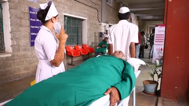 Мужской Патент Кровать Больнице Марта Хайдарабад Индия — стоковое видео
