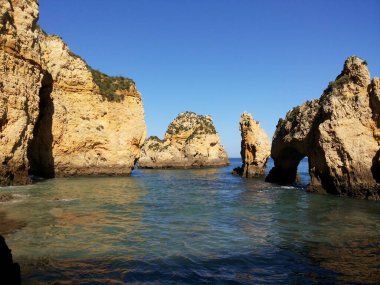 Algarve kıyısında Lagos yakınlarında Portekiz