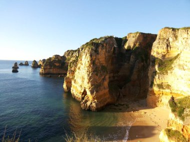 Algarve kıyısında Lagos yakınlarında Portekiz