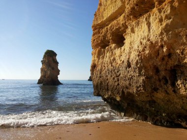 Algarve kıyısında Lagos yakınlarında Portekiz