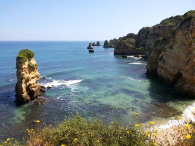Algarve kıyısında Lagos yakınlarında Portekiz