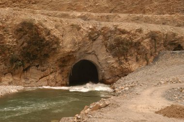 Hindistan tepesinden tünel kazmak