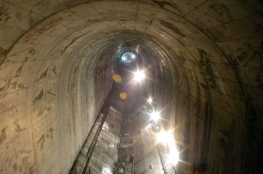 Hindistan tepesinden tünel kazmak